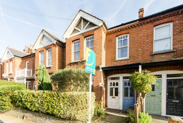 Photo 3 — 449 Kingston Road, London