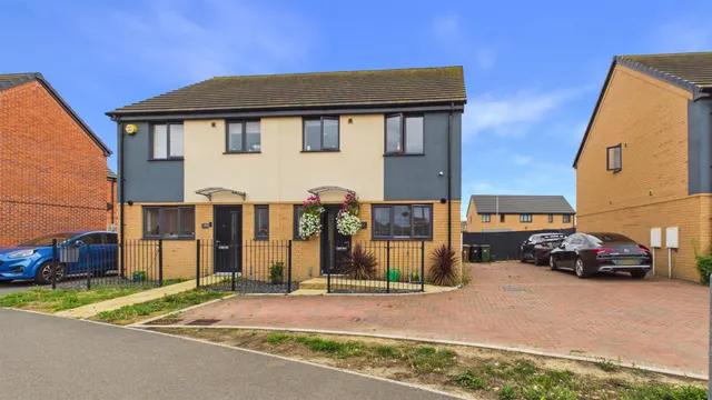 Manor Drive, Peterborough, photo 1