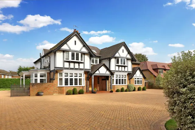 15 Vicarage Way, Gerrards Cross, SL9, photo 1