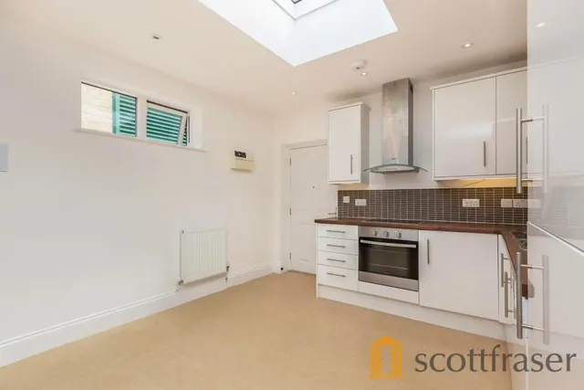 Butlers Drive, Carterton, OX18, photo 2