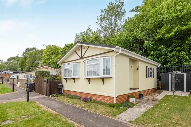 Peppard Road, Emmer Green, RG4, photo 1
