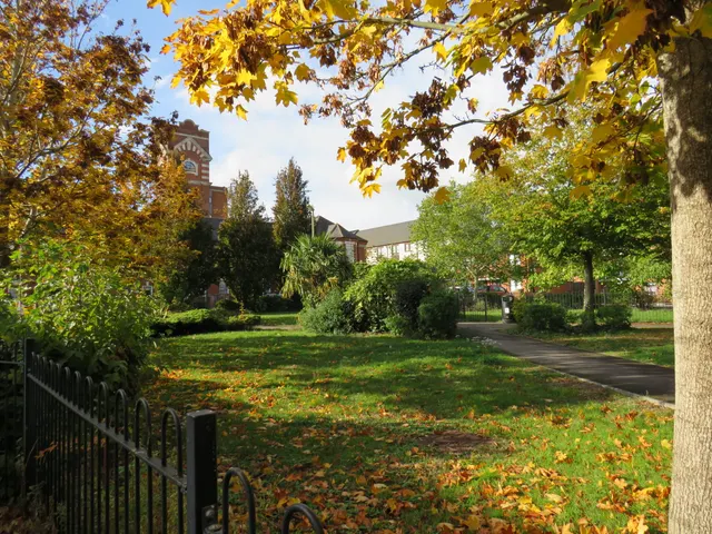 Elder Road, Rooksdown, RG24, photo 2