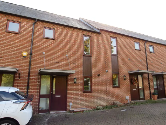 Elder Road, Rooksdown, RG24, photo 1
