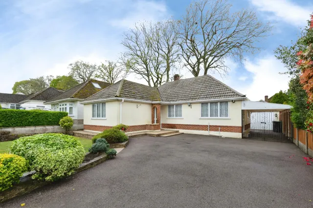 Gallows Drive, Ferndown, BH22, photo 1