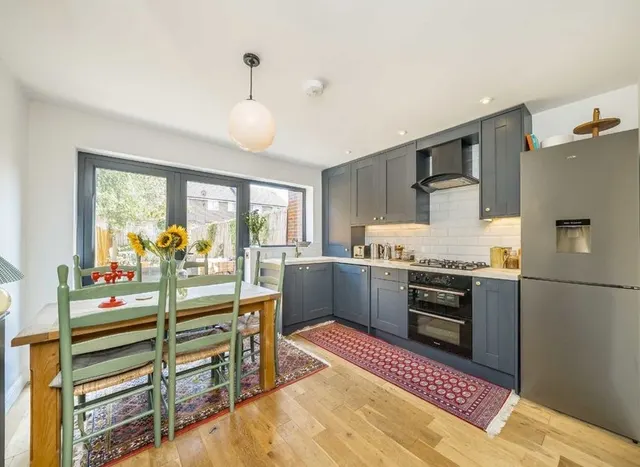 Photo 3 — Bennetts Close, Mitcham, CR4