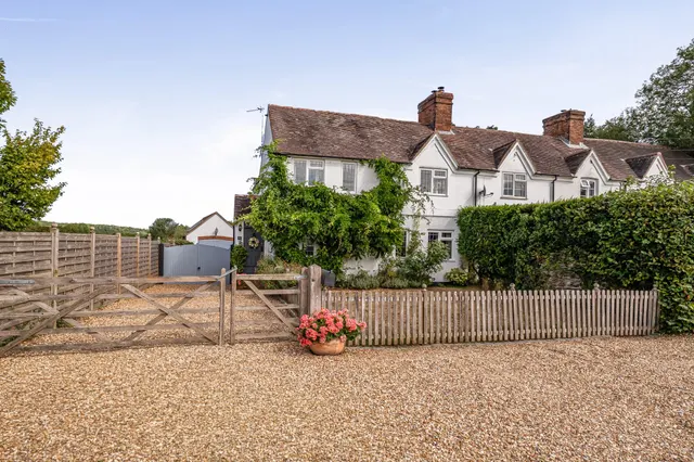 Photo 2 — Island Cottages Kembers Lane, Mapledurwell, Basingstoke, RG25 2NA