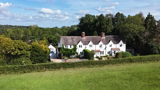 Island Cottages Kembers Lane, Mapledurwell, Basingstoke, RG25 2NA, photo 1