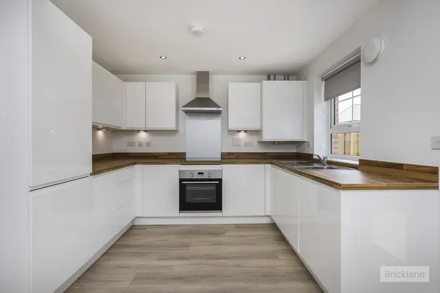 Photo 2 — Tangmere Road, HAILSHAM