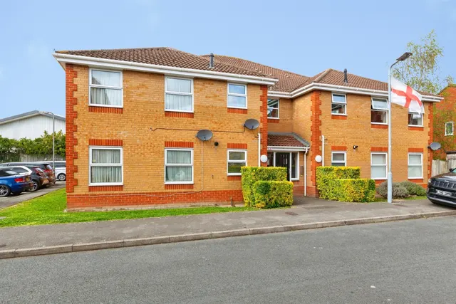 Blunden Drive, SLOUGH, photo 1