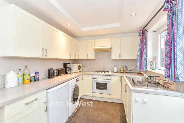 Oberon Close, Waterlooville, PO7, photo 2