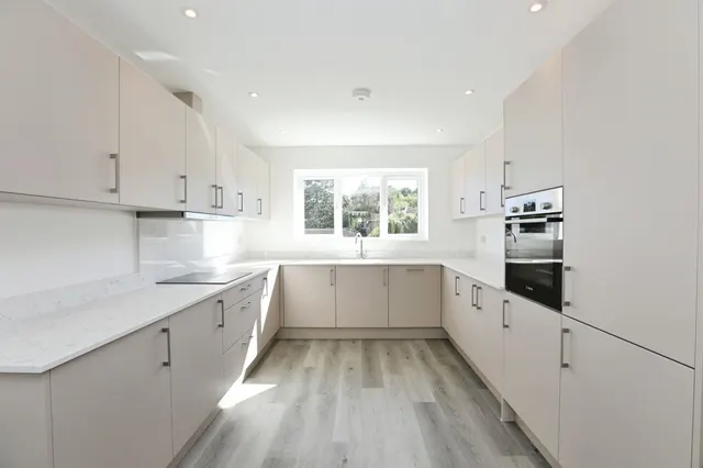 Hilders Farm Close, Crowborough, TN6, photo 2
