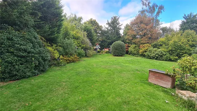 Photo 3 — London Road, Bracknell, Berkshire, RG12 9FR