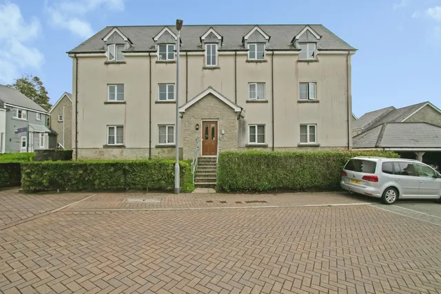 Trelowen Drive, Penryn, TR10, photo 1
