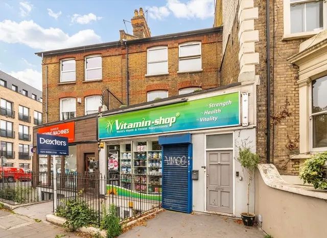 The Vale, Acton, W3, photo 1