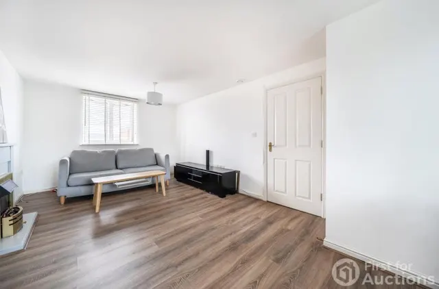 Saltash Road, Swindon, SN2, photo 3