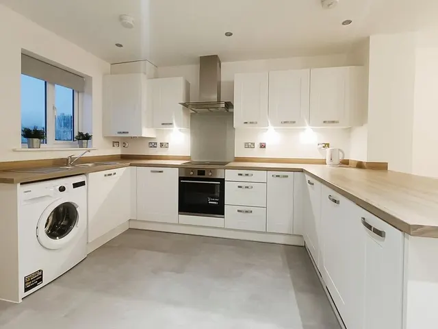 Lock Lane, Partington, M31, photo 2