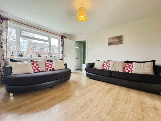 Photo 3 — Malvern Drive, Bristol, Gloucestershire
