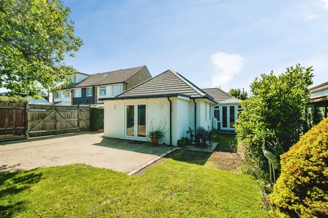 Widewater Close, Lancing, BN15, photo 1