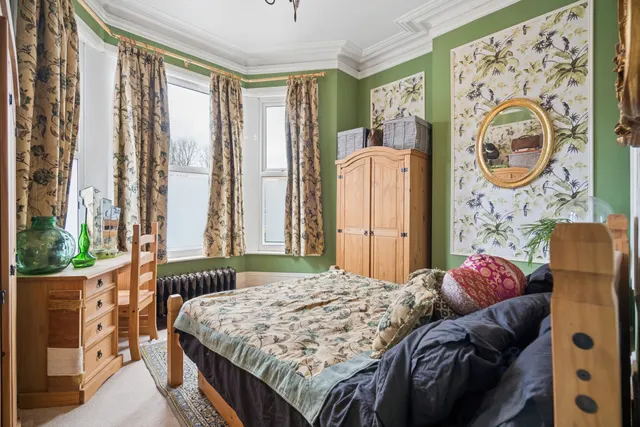Photo 3 — Flat 1, 49 Bushey Hall Road, Bushey, WD23 2EE