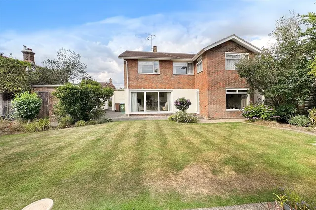 Angmering, BN16, photo 2