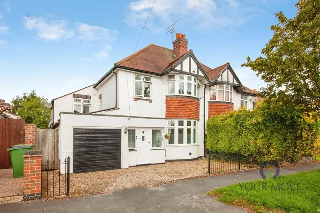 4 bedroom house — Howard Road, Glen Parva, Leicestershire, LE2