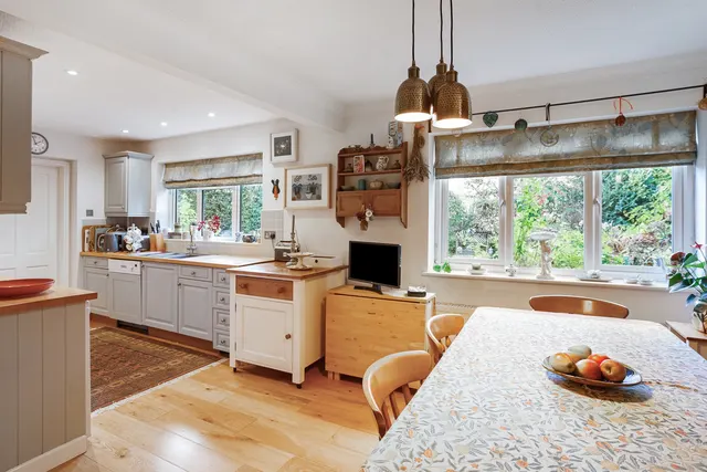 Springhill Close, Nailsworth, GL6, photo 2