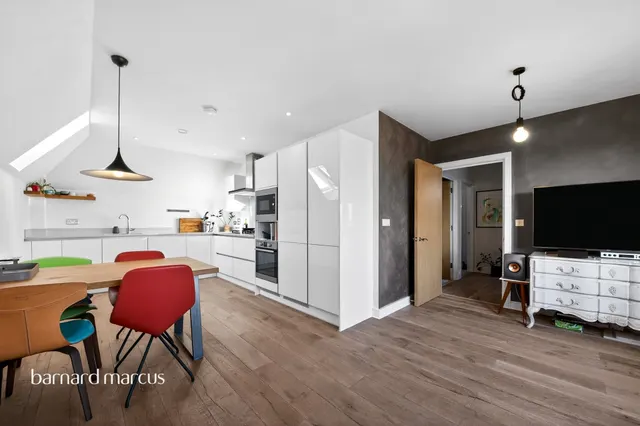 Guardhouse Way, London, NW7, photo 2