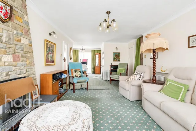 Allen Road, Rainham, RM13, photo 2