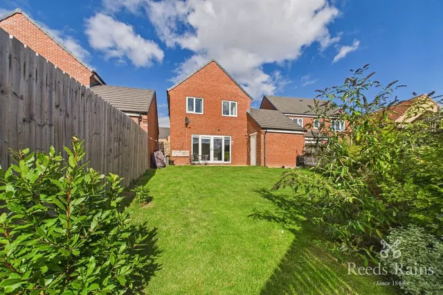 Photo 2 — Brook Rise, Morley, West Yorkshire, LS27