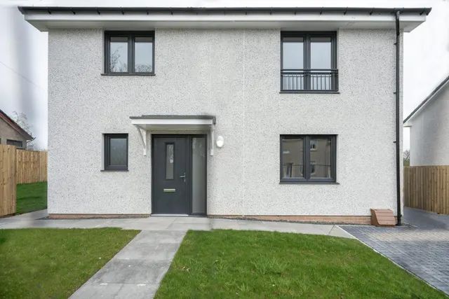 Myrtle Road, Uddingston, G71 5JF, photo 1
