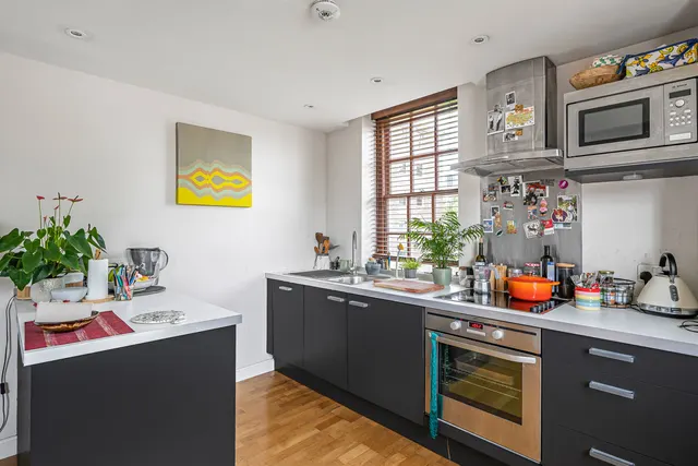 Scott Avenue, London, SW15, photo 3