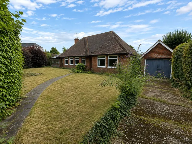 York Crescent, Aldershot, Hampshire, GU11 3JN, photo 1