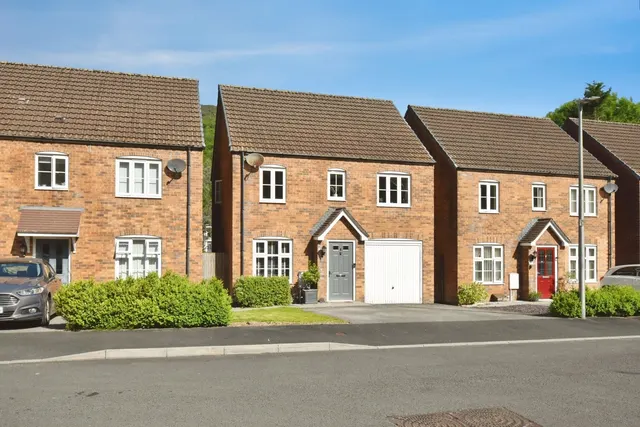 Ffordd Y Glowyr, Godrergraig, SA9, photo 1