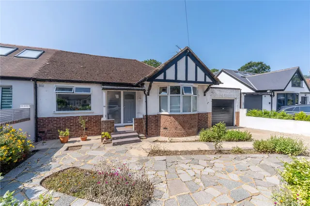 Ellerman Avenue, Twickenham, TW2 6AB, photo 1