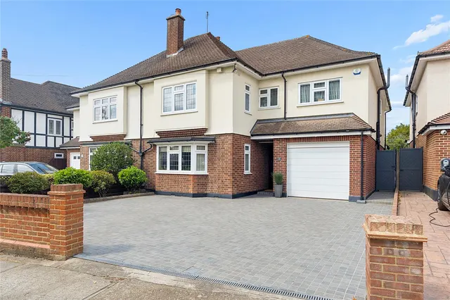 Holden Way, Upminster, RM14, photo 1
