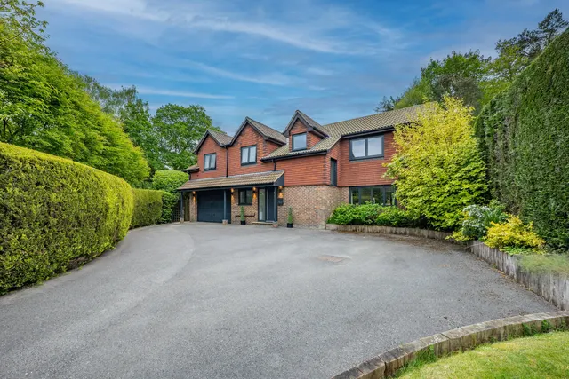 Badgers Close, Crowborough, TN6, photo 1
