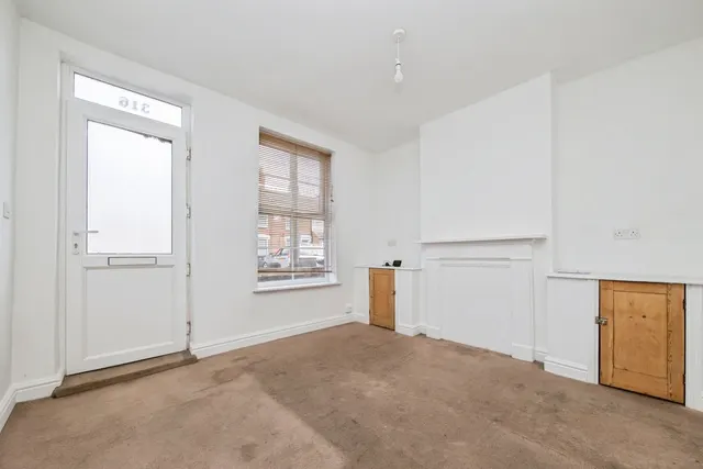 Photo 3 — Cauldwell Hall Road, Ipswich, Suffolk, IP4