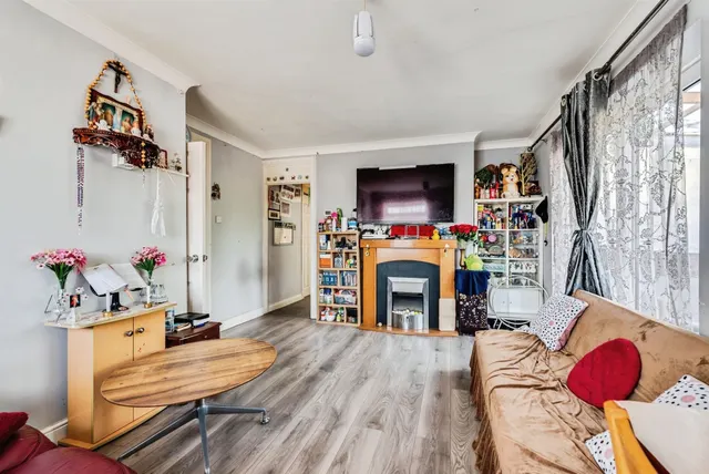 Kingswood Avenue, Swindon, SN3, photo 3
