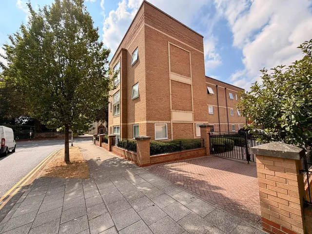 Alfred Knight Close, Duston, Northampton, photo 1