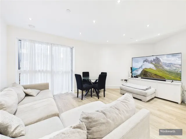 Lyon Road, Harrow, HA1, photo 2