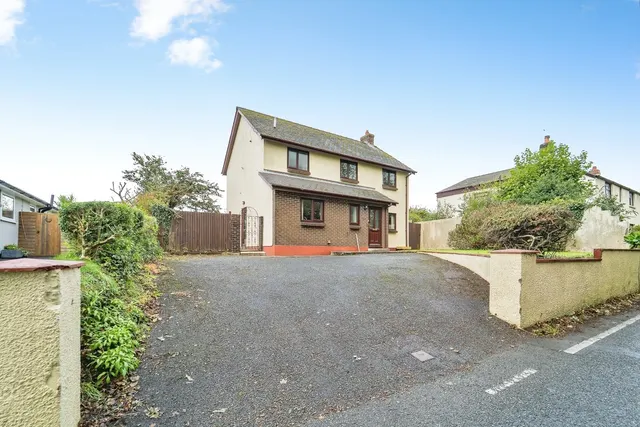 Chapel Road, Crundale, SA62, photo 1
