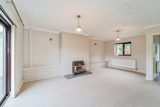 Chapel Road, Crundale, SA62, photo 3