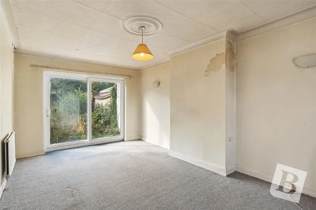 Woodhall Crescent, Hornchurch, RM11, photo 3