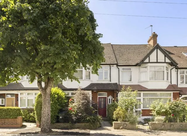 Victoria Road, Mill Hill, NW7, photo 1