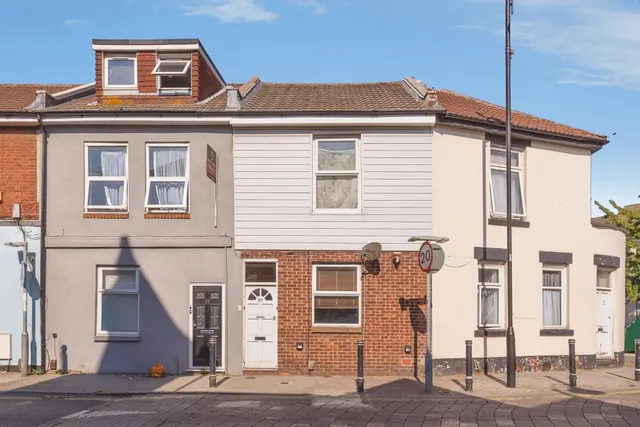 Lawrence Road, Southsea, photo 1