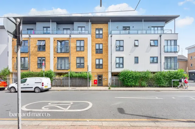Photo 2 — Broadwater Road, London