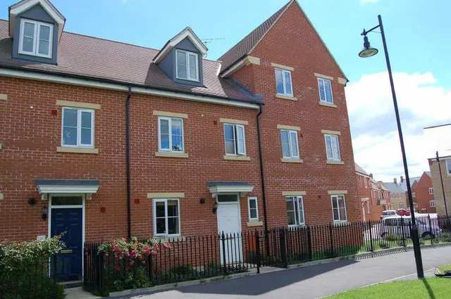 Mariner Road, Swindon, SN25, photo 1
