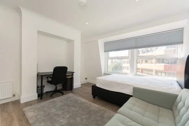 Flat 3a, 174 Uxbridge Road, London, photo 1