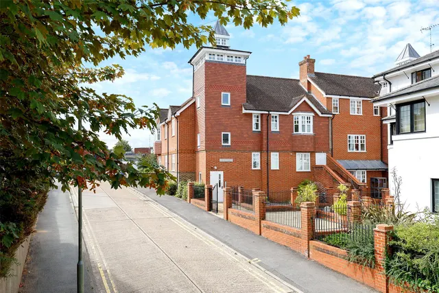 Lyons Court, Dorking, RH4, photo 1