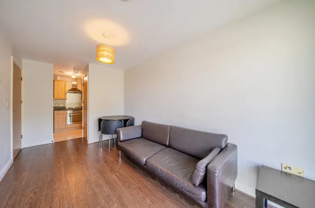 Photo 3 — Coombe Way, Farnborough, Hampshire, GU14 7FT